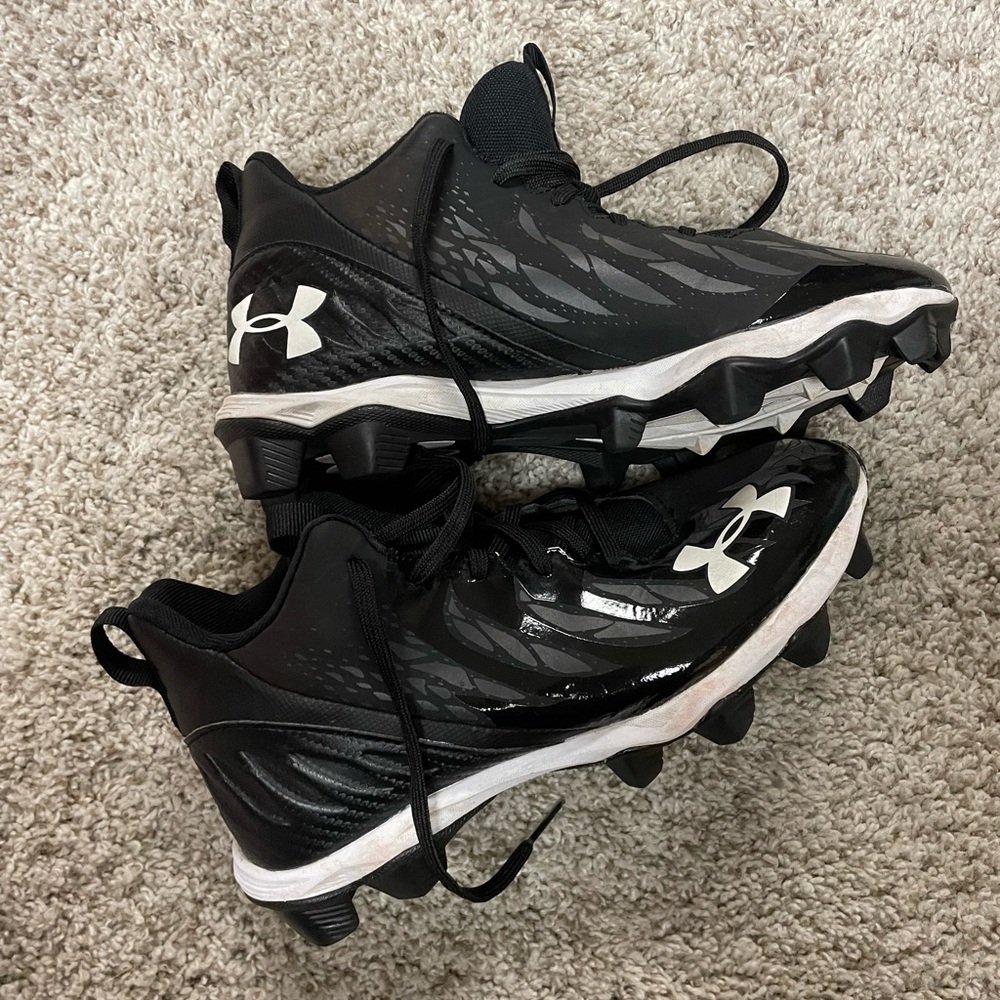 Under Armour Black and White Athletic Cleats